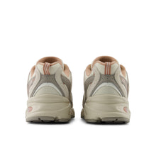 530 - Timberwolf & Landslide Sneakers