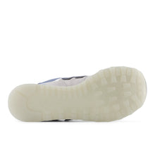 574 - Pearl Grey & White