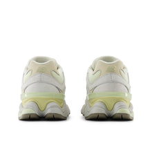 9060 - Mineral And Grey Matter