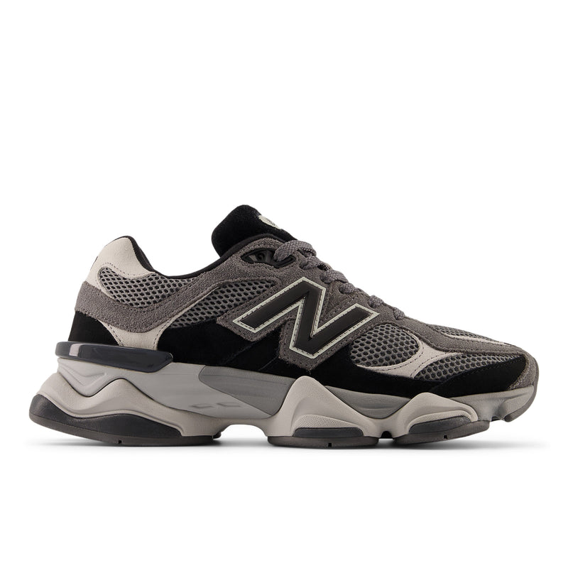 9060 - Black with castlerock